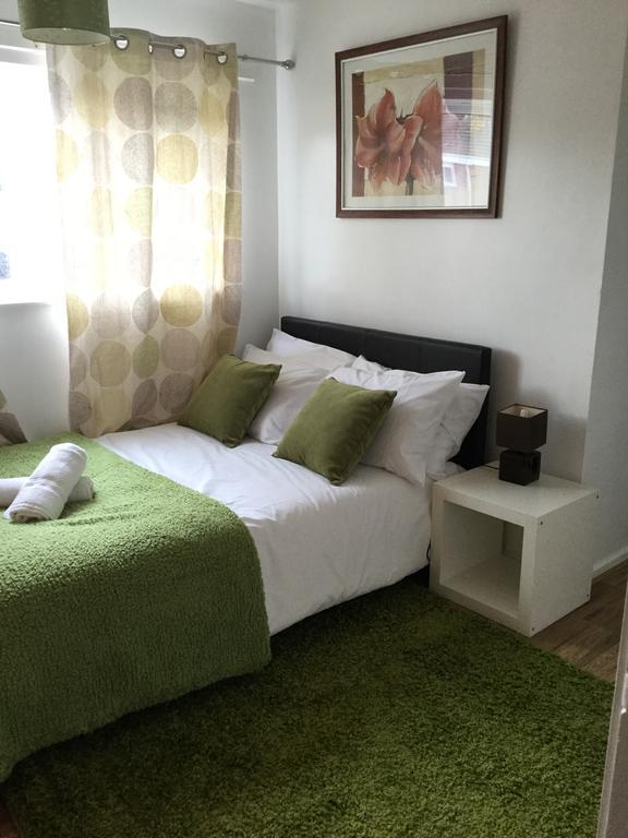 4 Bed House Next To Basildon Town Centre Βίλα Εξωτερικό φωτογραφία