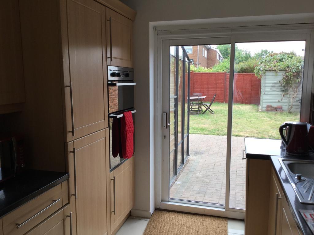 4 Bed House Next To Basildon Town Centre Βίλα Εξωτερικό φωτογραφία