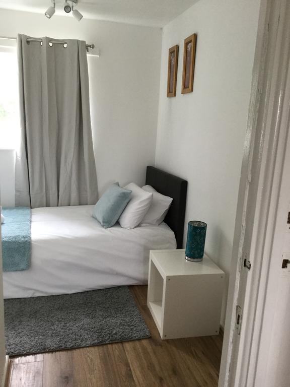 4 Bed House Next To Basildon Town Centre Βίλα Εξωτερικό φωτογραφία