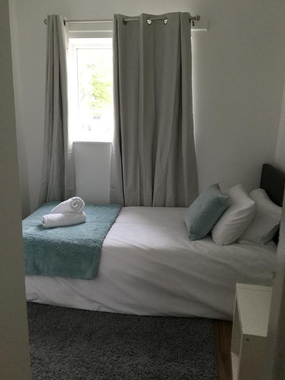 4 Bed House Next To Basildon Town Centre Βίλα Εξωτερικό φωτογραφία